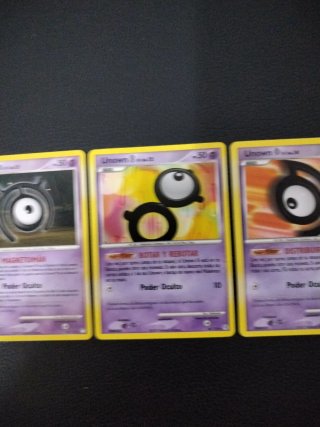 3 Cartas Pokémon Unown M/ B /D
