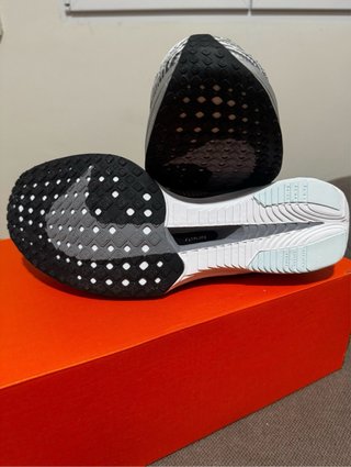 Zapatillas Nike Blancas y Negras
