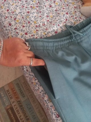 Pantalón ancho verde con bolsillos