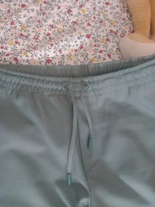 Pantalón ancho verde con bolsillos