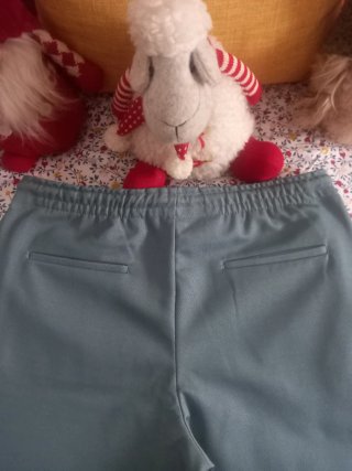 Pantalón ancho verde con bolsillos