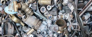 Retirada de metales y objetos en desuso