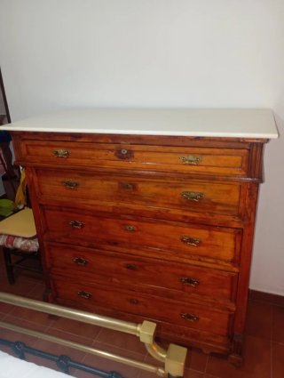Cómoda antigua madera