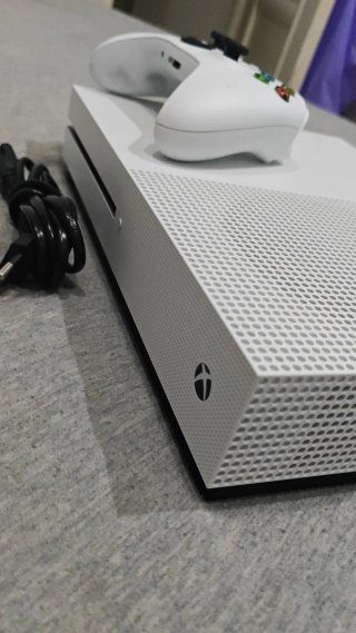 Xbox One S Blanca