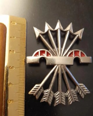 Insignia metálica pecho 1941