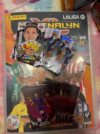 Cartas Panini Adrenalyn 2025-26