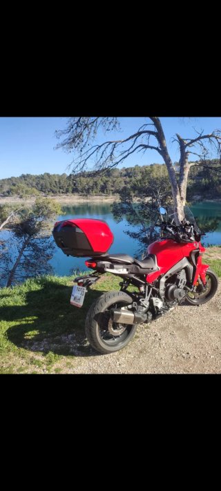 Yamaha Tracer 9GT Negra y Roja