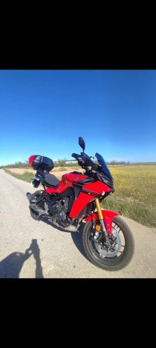 Yamaha Tracer 9GT Negra y Roja