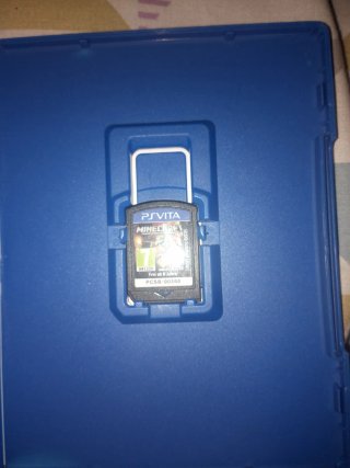 PS Vita Slim Negra + Juegos + Cargador