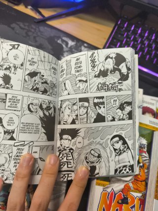 14 mangas de Naruto en buen estado.