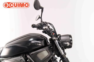 YAMAHA XSR 700