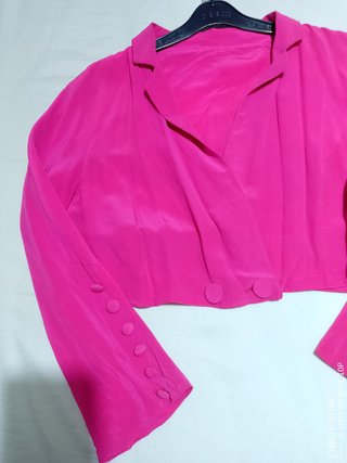 Torera rosa corta