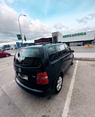 Volkswagen Touran Negro