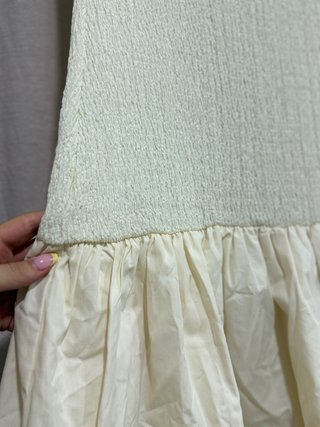 Vestido Beige Tubo con Falda Globo