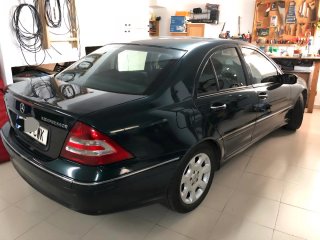 Mercedes-Benz Clase C 2005