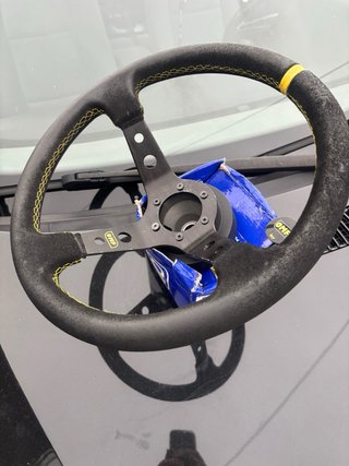 Volante OMP con piña Sparco