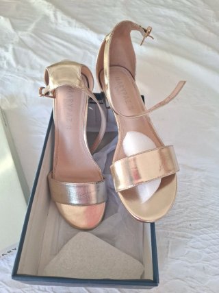 Sandalias doradas Marypaz Talla 38