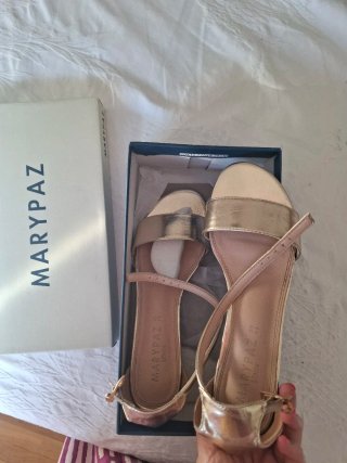 Sandalias doradas Marypaz Talla 38