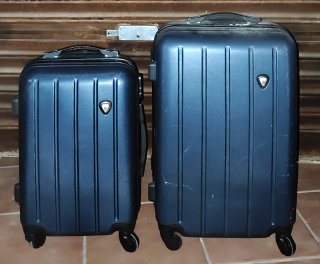 2 maletas de 4 ruedas