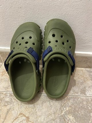 Crocs Talla 37-38 Verde Militar