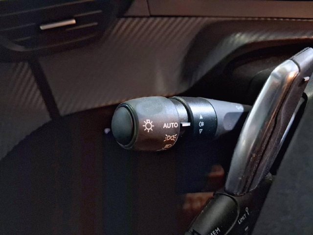 Peugeot 208 Style HYBRID 110 eDCS6