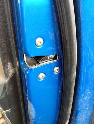 CERRADURA PUERTA DELANTERA DERECHA Kia Stonic (YBCUV)(2017->)