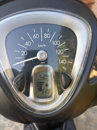 Yamaha 125 Scooter Negra