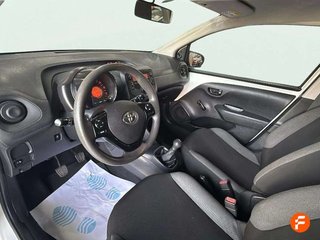 Toyota Aygo 1.0 70 x-play