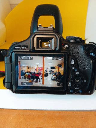 Excelentísima canon 600D foto video selfie