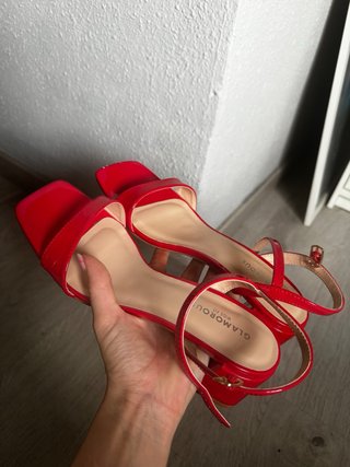 Sandalias charol rojo tacón bloque T39