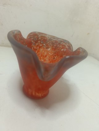 Tulipano modernista in cristallo arancione con bordo blu