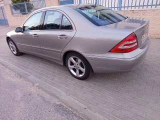Mercedes-Benz Clase C 2006
