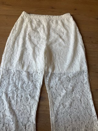 Pantalones de encaje blancos