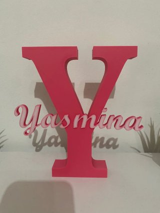 Nombres personalizados de niño y/o niña.