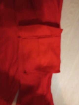 Pantalones cargo rojos anchos