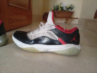 Sneakers Jordan Nere e Rosse