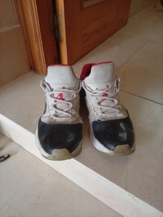 Sneakers Jordan Nere e Rosse
