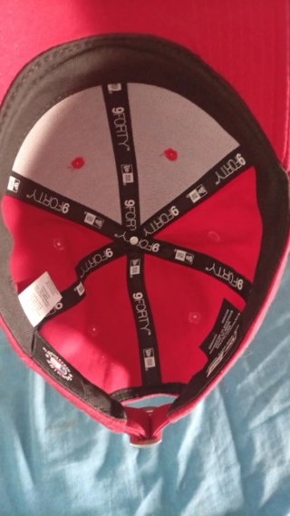 Gorra New Era Roja en perfectas condiciones