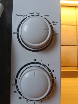 Microondas FerSay blanco