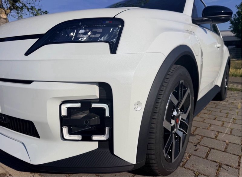 Renault 5 E-TECH 2025 - foto 1