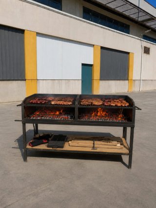 Barbacoa doble cuerpo de hierro