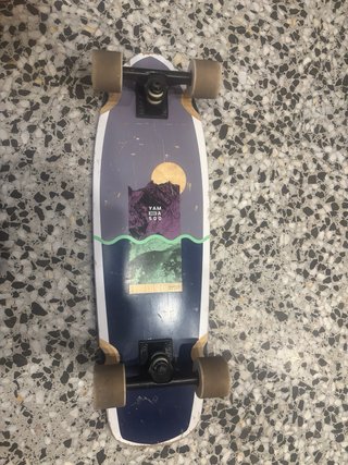 Skate con diseño de olas