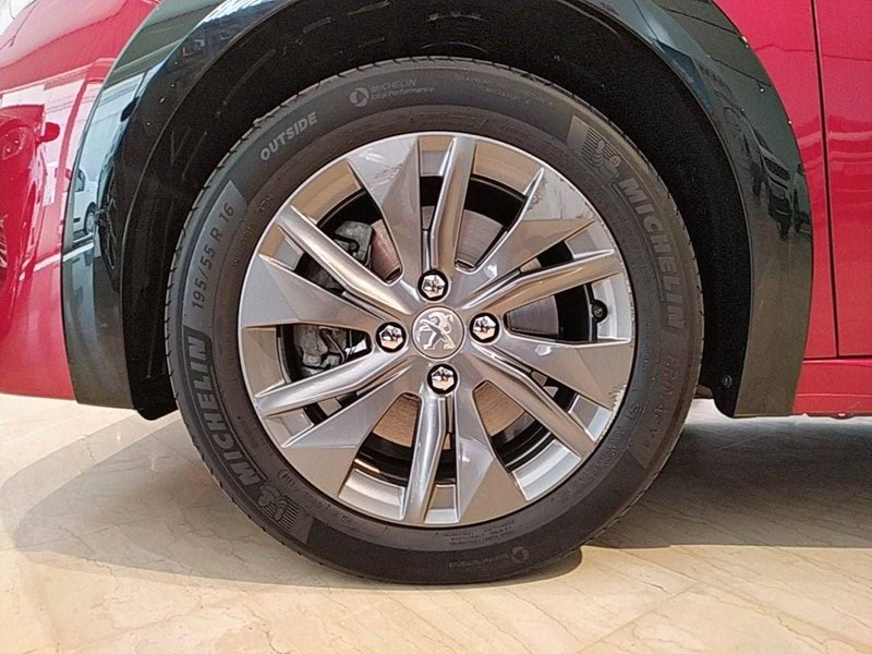 Peugeot e-208 2020, foto 11