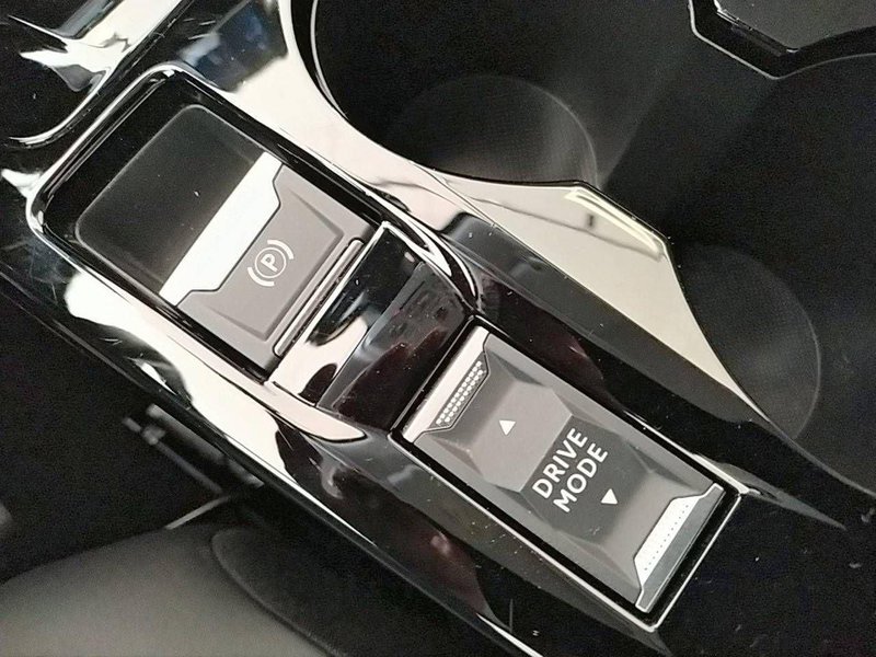 Peugeot e-208 2020, foto 24