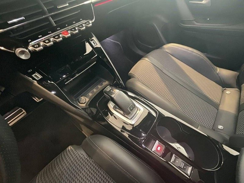 Peugeot 2008 2020, foto 15