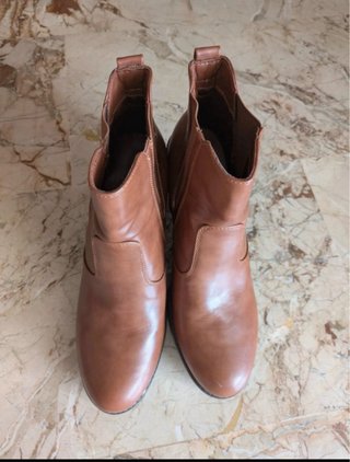 Stivaletti marroni con tacco
