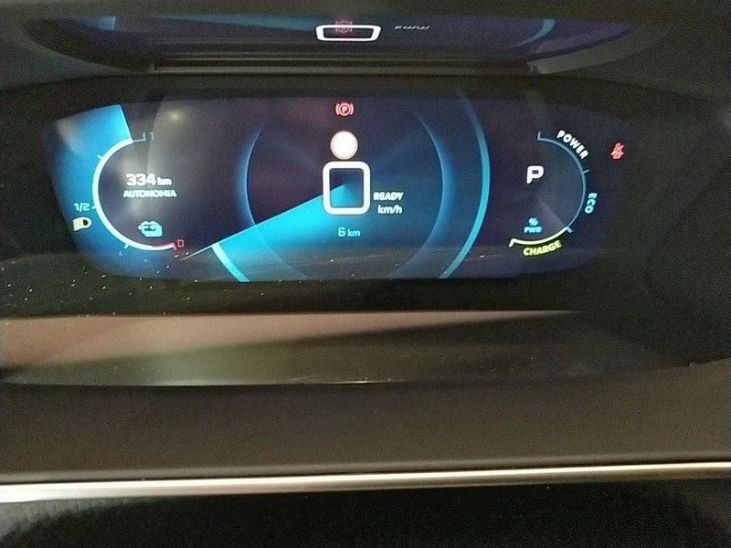 Peugeot e-208 2023, foto 13