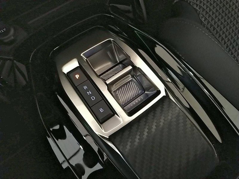 Peugeot e-208 2023, foto 22