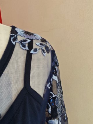 Blusa Gasa Azul Marino Bordada