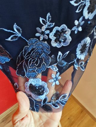 Blusa Gasa Azul Marino Bordada